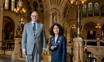 Louey (10) is de eerste kinderburgemeester van Rotterdam!