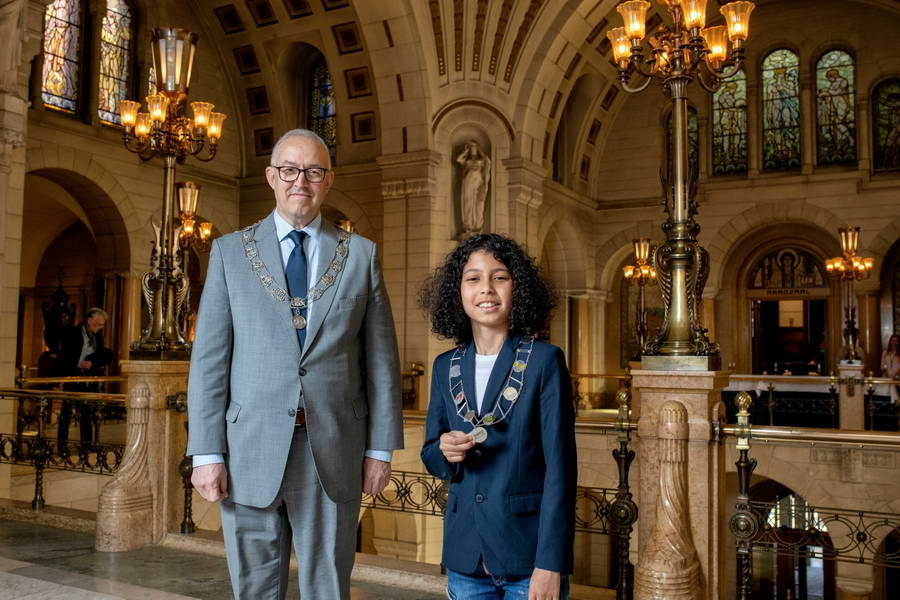 Louey (10) is de eerste kinderburgemeester van Rotterdam!