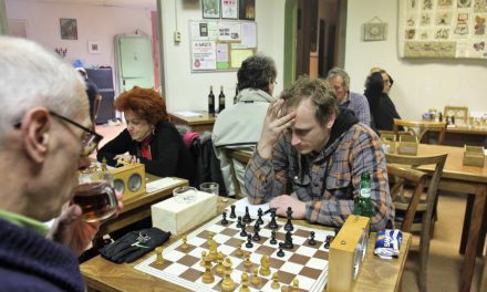 Schaakclub Crooswijk viert 50-jarig jubileum