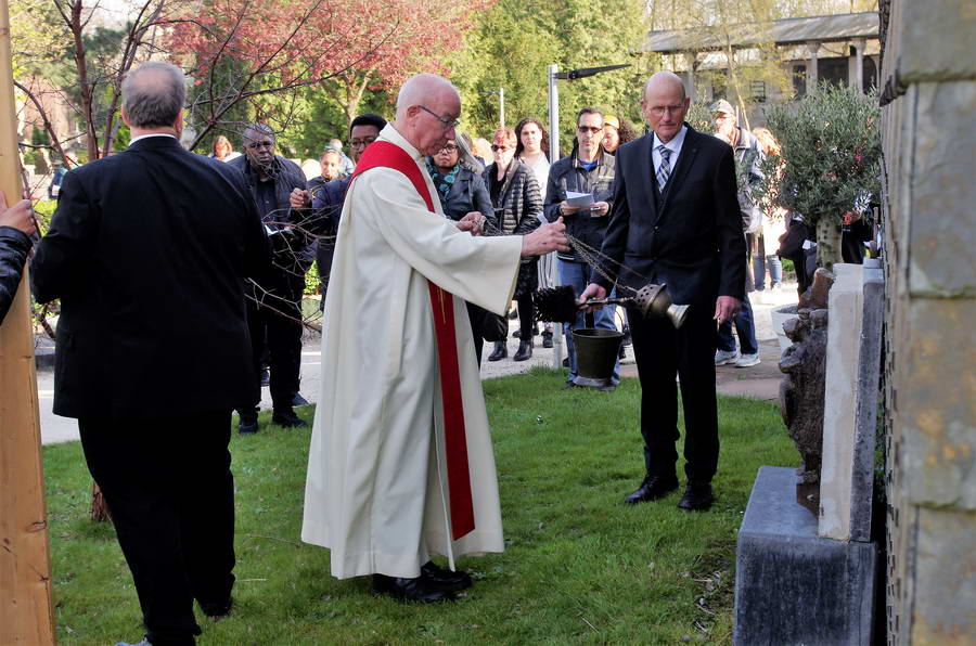 Kruisweg als vanouds op St. Laurentius
