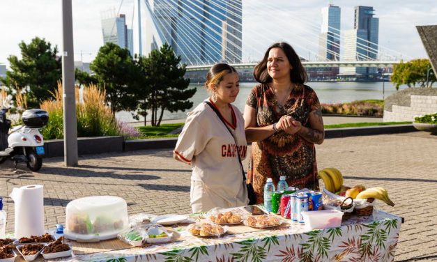 15 augustus nieuwe stijl met een ‘Floating Pasar’