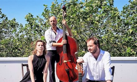 Alma Mía speelt in de Botanische Tuin Kralingen
