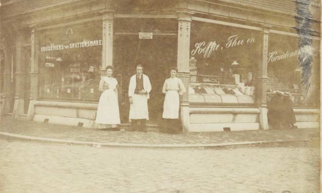 In Kralingen opende kruidenier Luyendijk’s ruim honderd jaar geleden zijn eerste winkel in Kruideniers en Grutterswaar