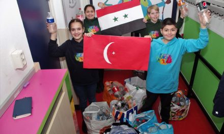 Petflessen voor Syrië en Turkije