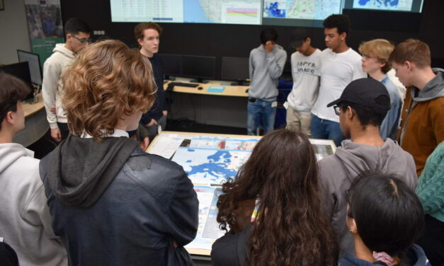 Codasium-leerlingen Lyceum Kralingen presenteren app aan de EU in Brussel
