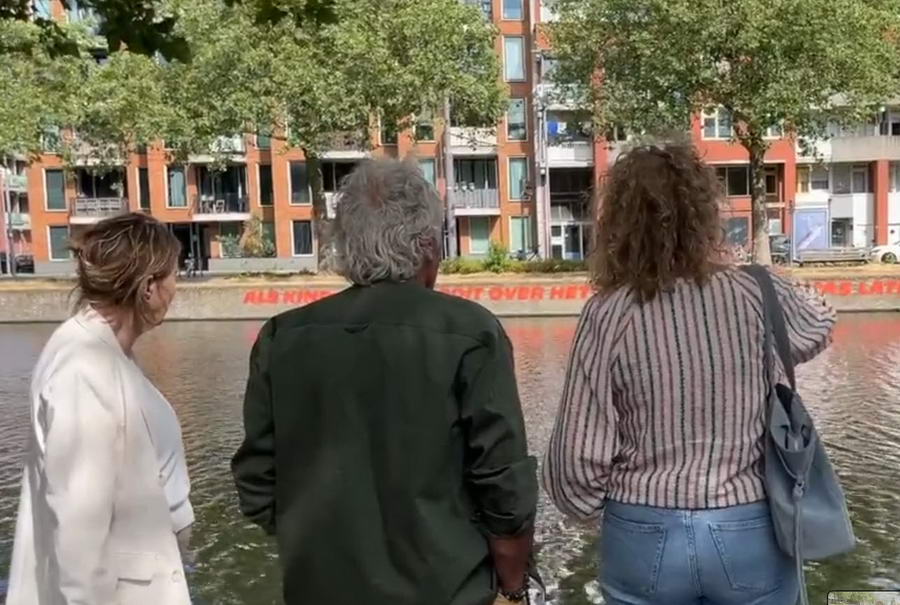 Feestelijke onthulling nieuwe kadegedichten