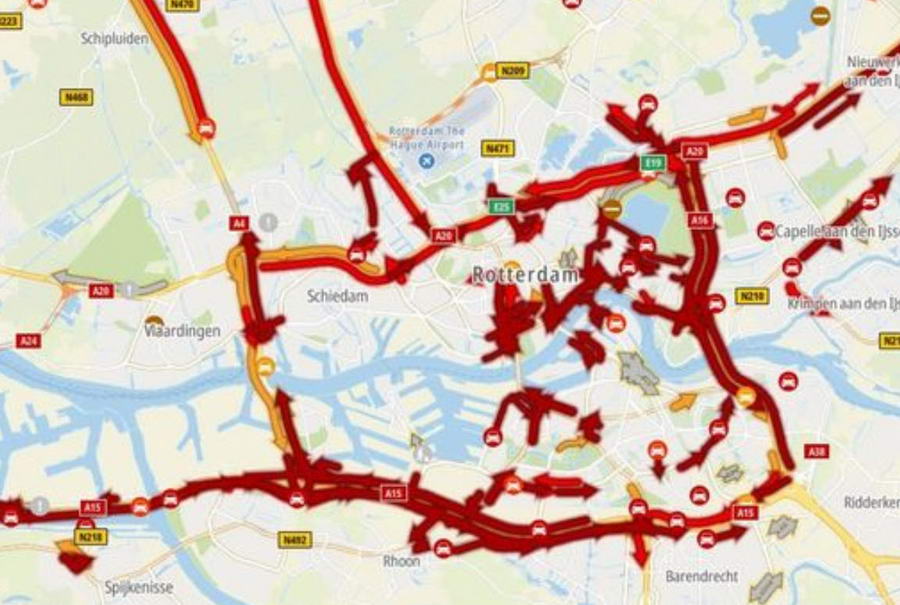 Bizarre maandagavondspits in en rondom Rotterdam