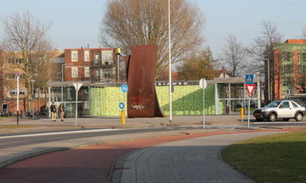 Politie ontruimt vier metrostations van Gerdesiaweg tot Capelsebrug voor spoedreparatie op spoor