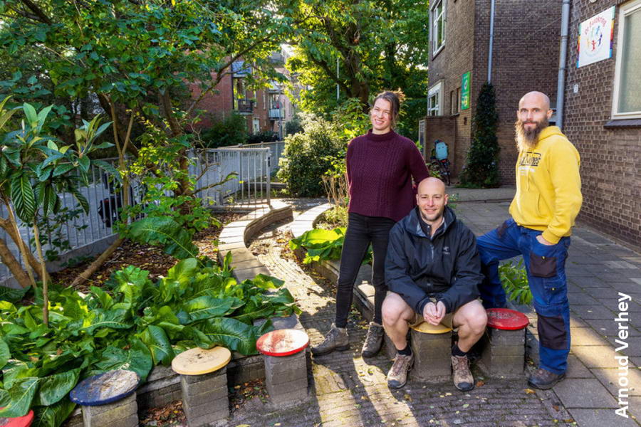 Informatieborden in de eetbare natuurtuin