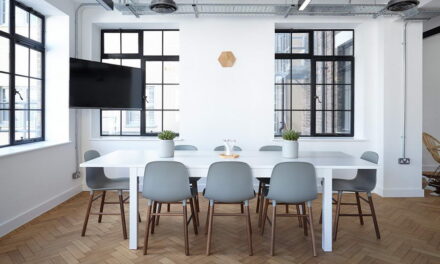 Het Belang van Stoelen in Ons Leven