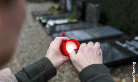 Lichtjesmiddag op de begraafplaats Crooswijk