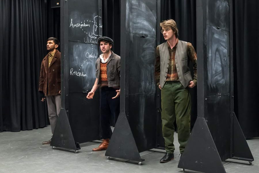 Houd Moed! Een theatervoorstelling over de razzia van Rotterdam