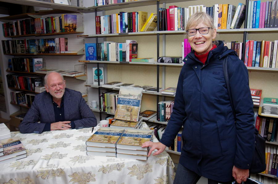 Weerzien na 40 jaar, bij Boekhandel Amesz