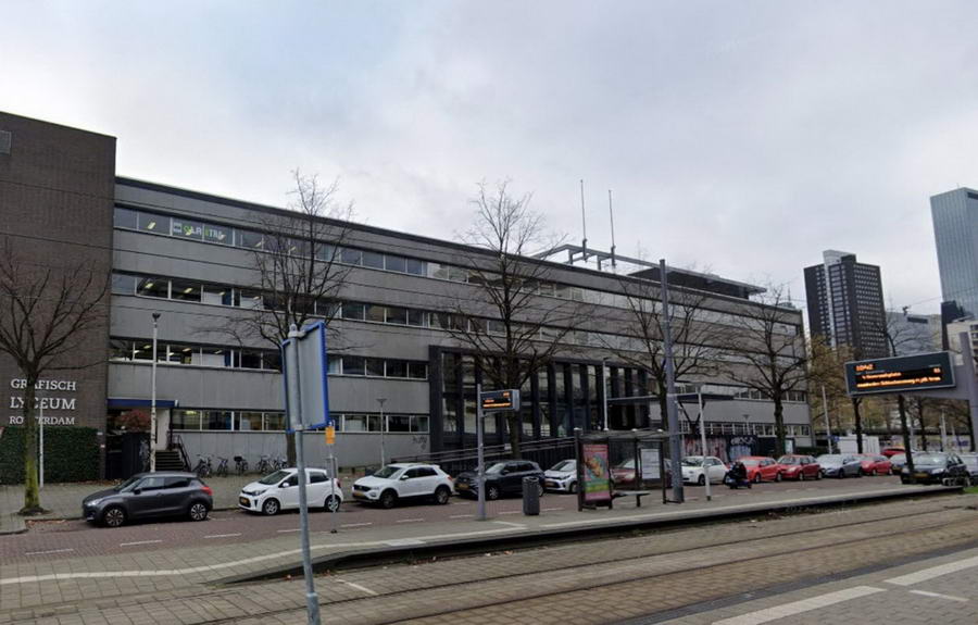 Politie zoekt voorbijgangers die verkrachting voorkomen in Rotterdam