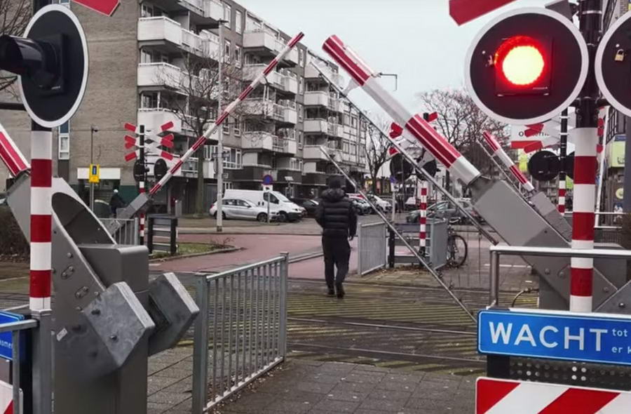 Slagbomen in Prins-Alexander vaak lang dicht