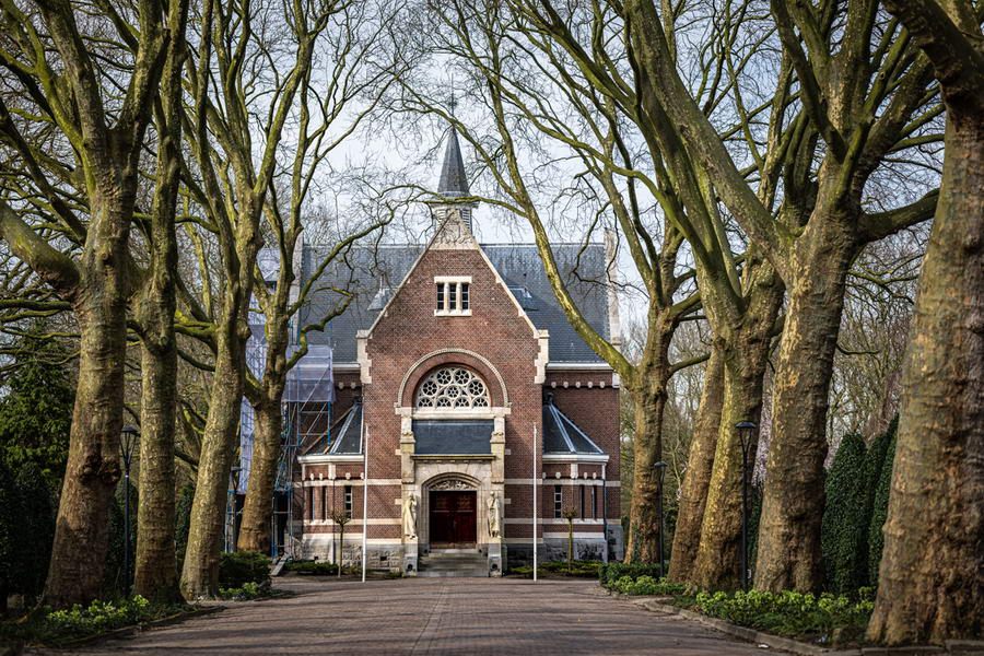 Paasconcert met Joachim Eijlander in Kapel op Algemene Begraafplaats Crooswijk