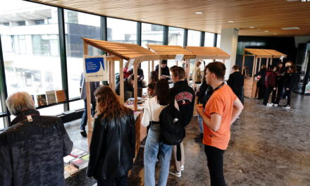 Boekenmarkt bij het Rotterdamsch Leeskabinet