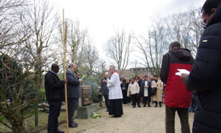 Kruisweg op de R.K. Begraafplaats St. Laurentius in Crooswijk