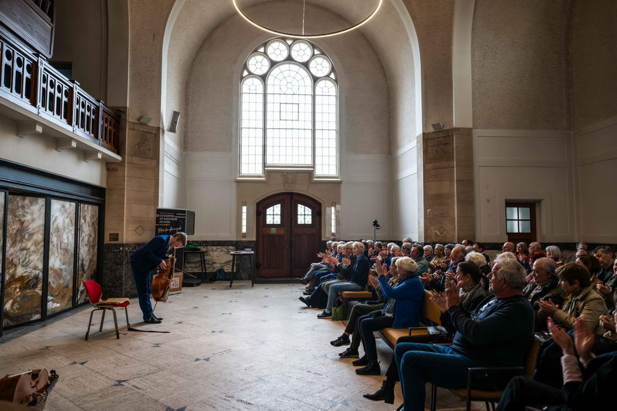 Live muziek in kapel Algemene Begraafplaats Crooswijk
