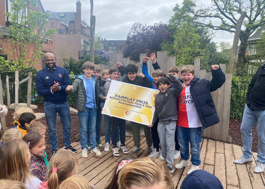 Kralingsche School Groep 8 wint Fairplay prijs Rotterdamse Scholenvoetbaltoernooi