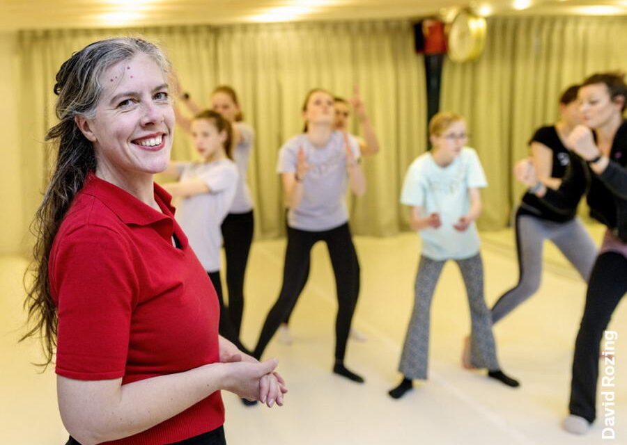 Dansspektakel op verjaardag van de Oude Plantage