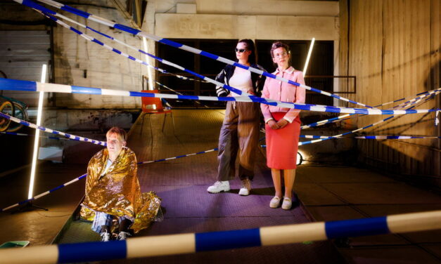 CAR CRUSH, een roadmovie op het toneel, op filmische locatie Brutus