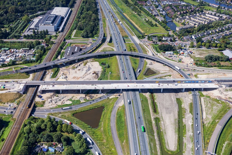 Viaduct over Terbregseplein voltooid; bestaande A16 en A16 Rotterdam verbonden