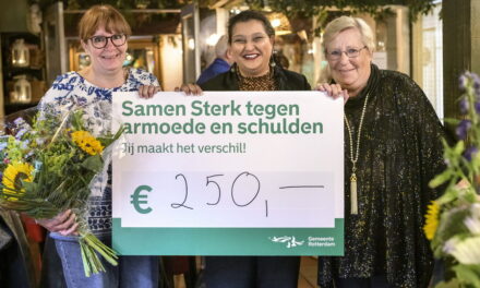 Rotterdamse Diana Veer en haar moeder beloond voor inzet tegen armoede