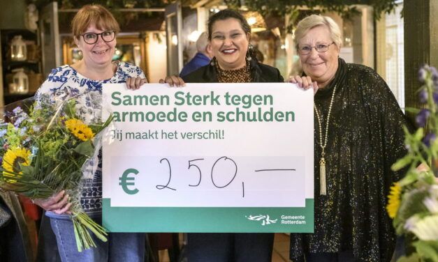 Rotterdamse Diana Veer en haar moeder beloond voor inzet tegen armoede
