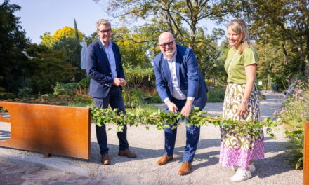 Trompenburg Tuinen & Arboretum opent nieuwe entree met Wethouder Lansink-Bastemeijer