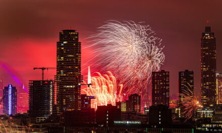 Nederland verwelkomt het nieuwe jaar met een spectaculaire editie van Het Nationale Vuurwerk