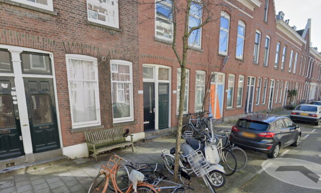 Sinkhole door gesprongen leiding in Aegidiusstraat