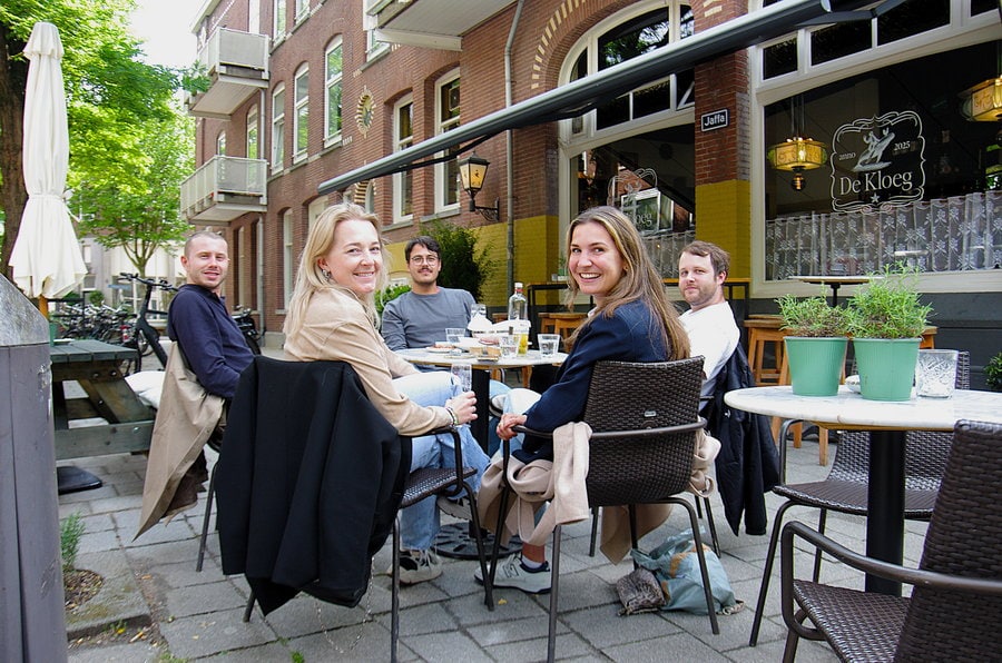 Het kan weer, een buurtcafé zoals De Kloeg